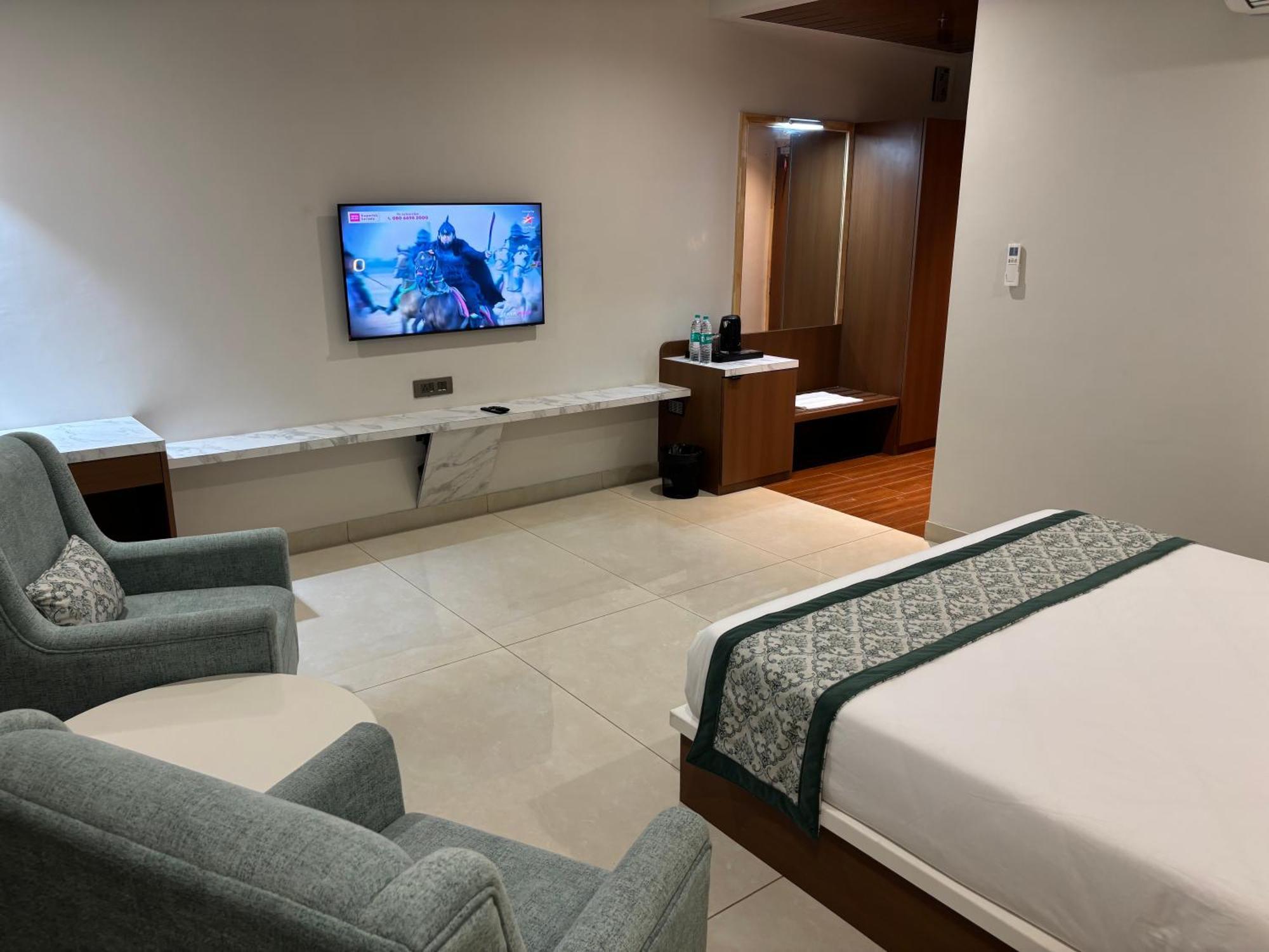 Jhunjhunu Hotel The Crown Inn מראה חיצוני תמונה