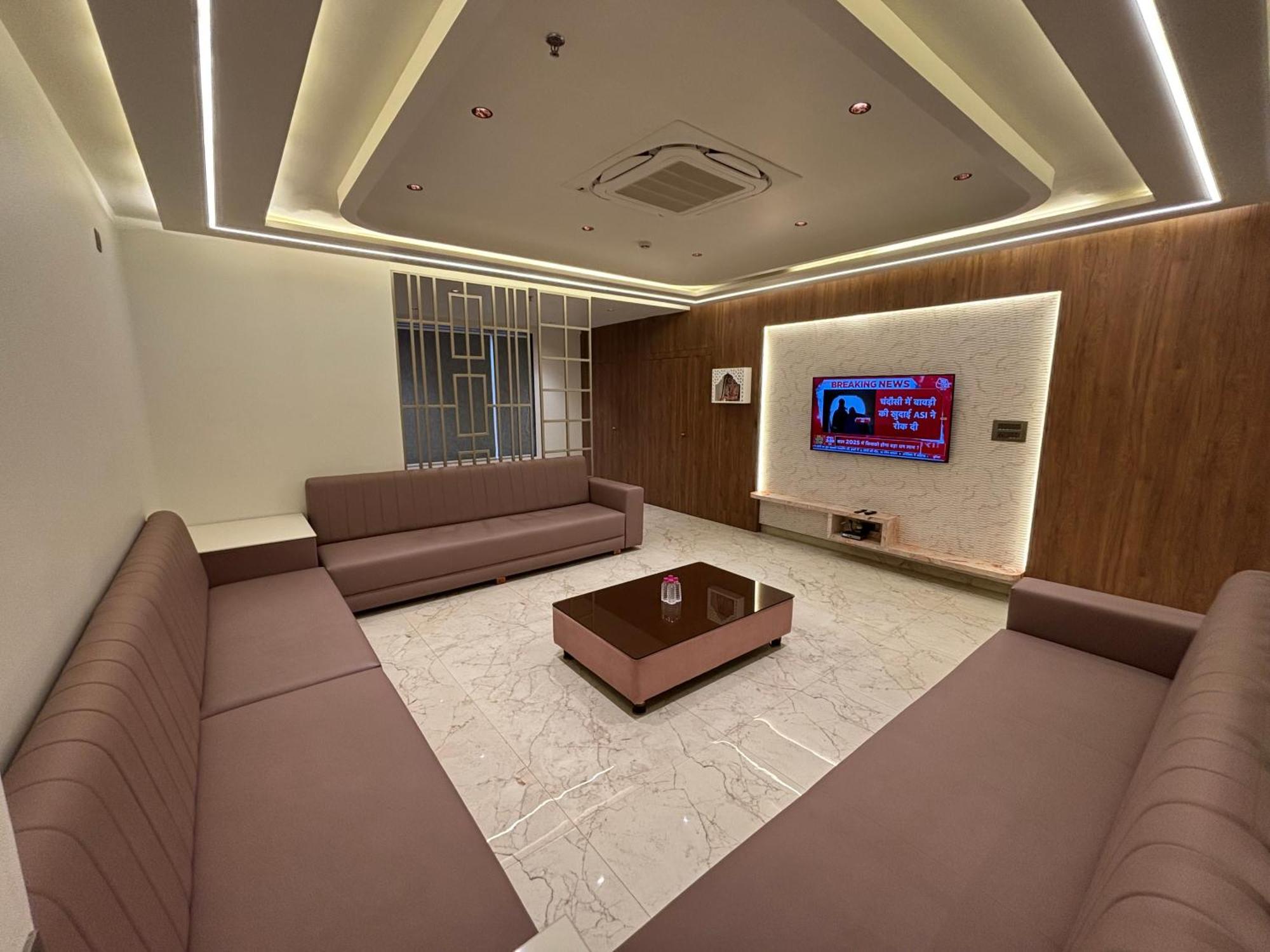Jhunjhunu Hotel The Crown Inn מראה חיצוני תמונה