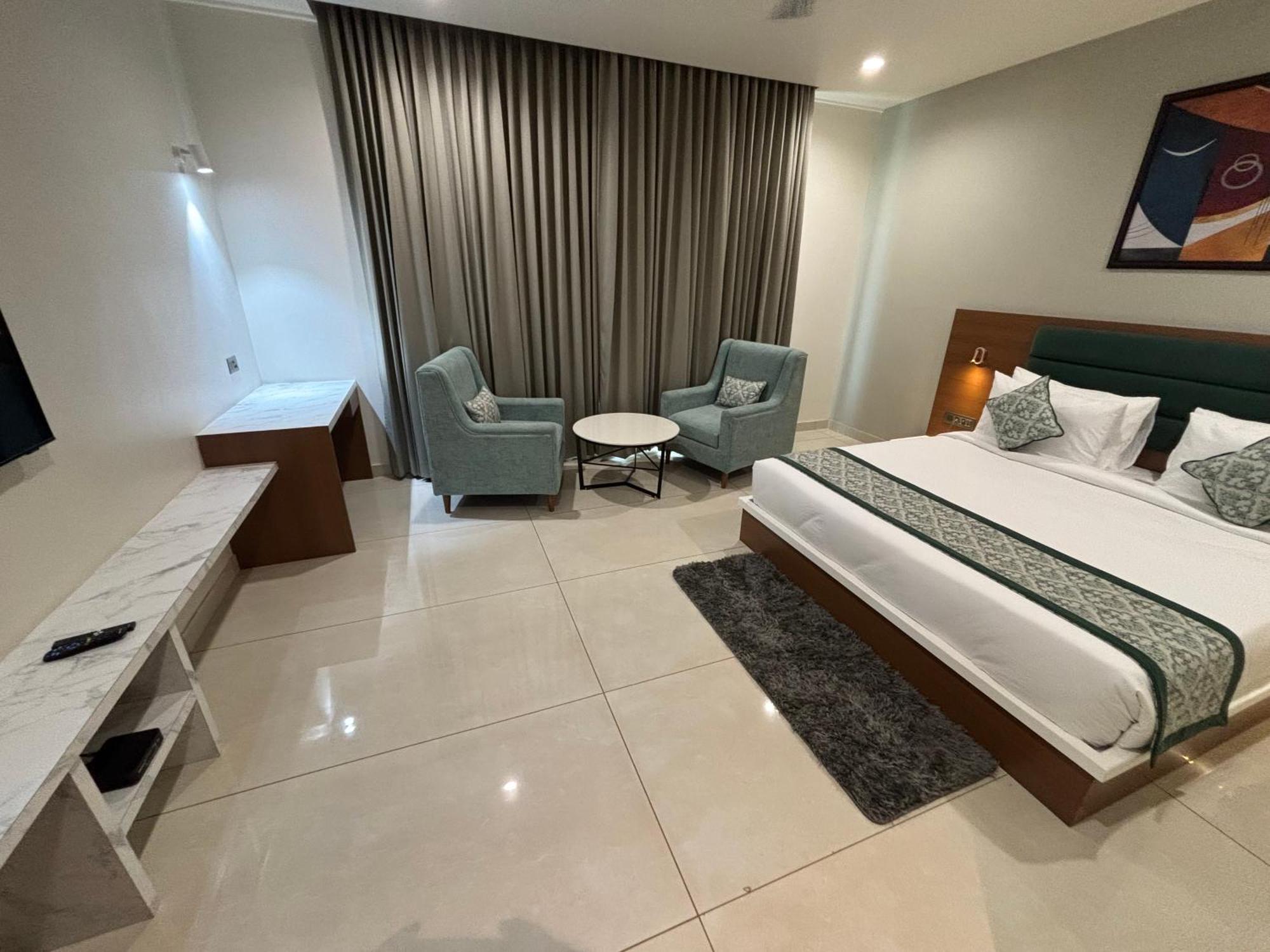 Jhunjhunu Hotel The Crown Inn מראה חיצוני תמונה