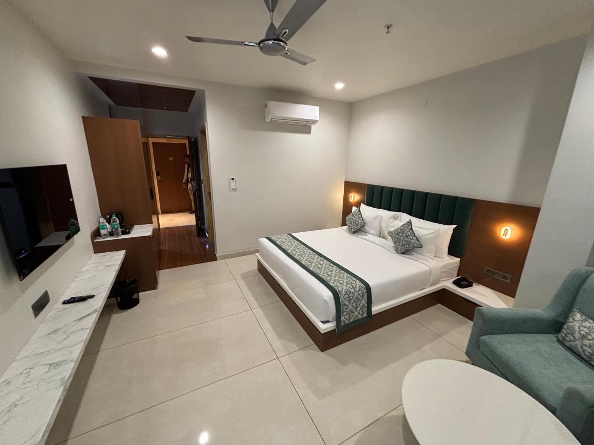 Jhunjhunu Hotel The Crown Inn מראה חיצוני תמונה