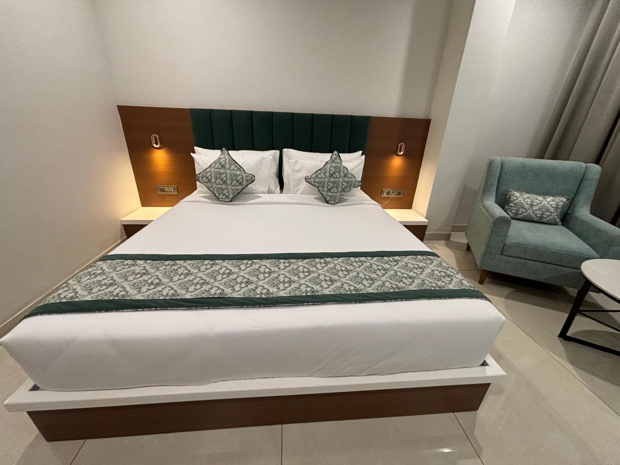 Jhunjhunu Hotel The Crown Inn מראה חיצוני תמונה
