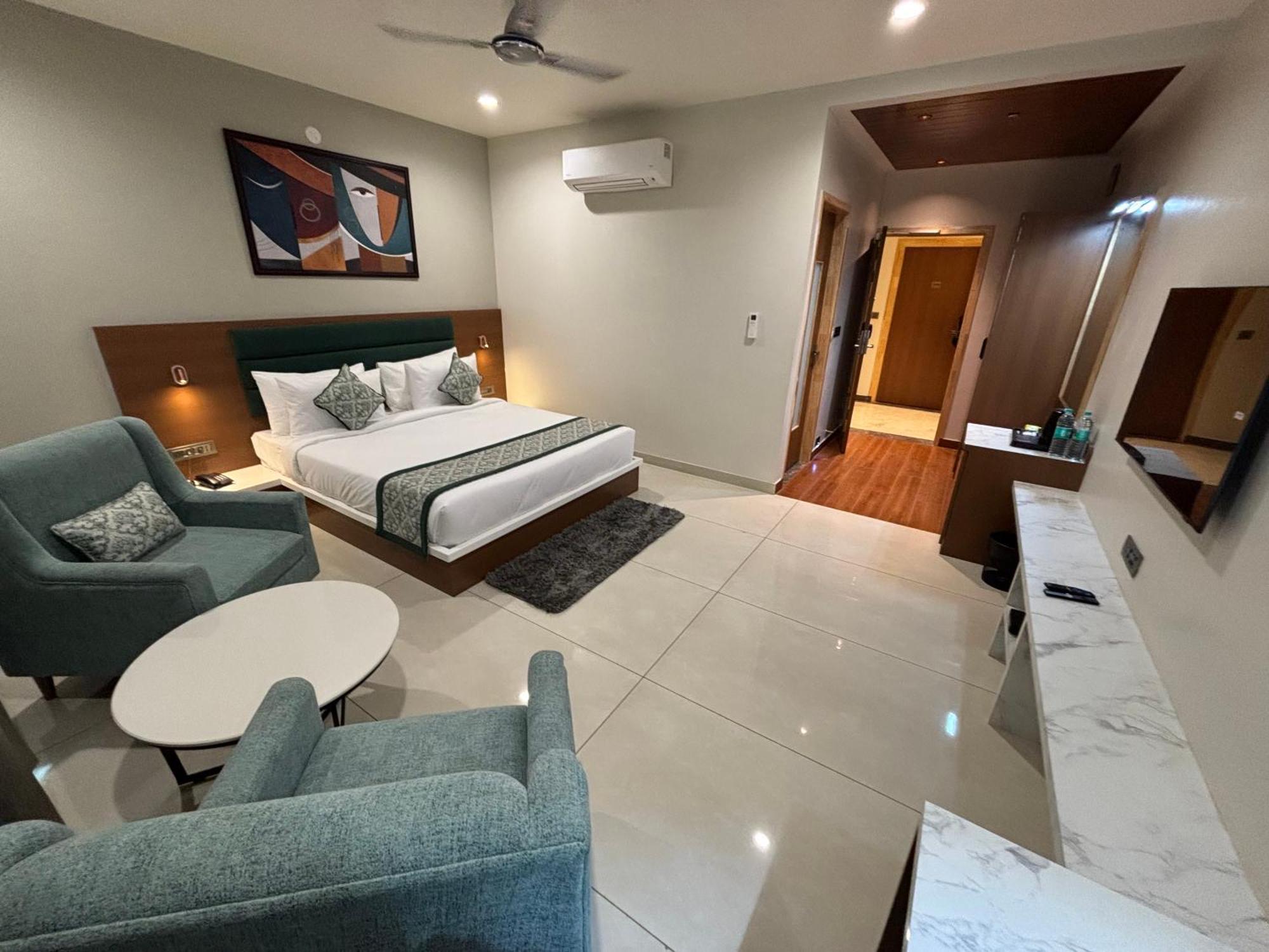 Jhunjhunu Hotel The Crown Inn מראה חיצוני תמונה