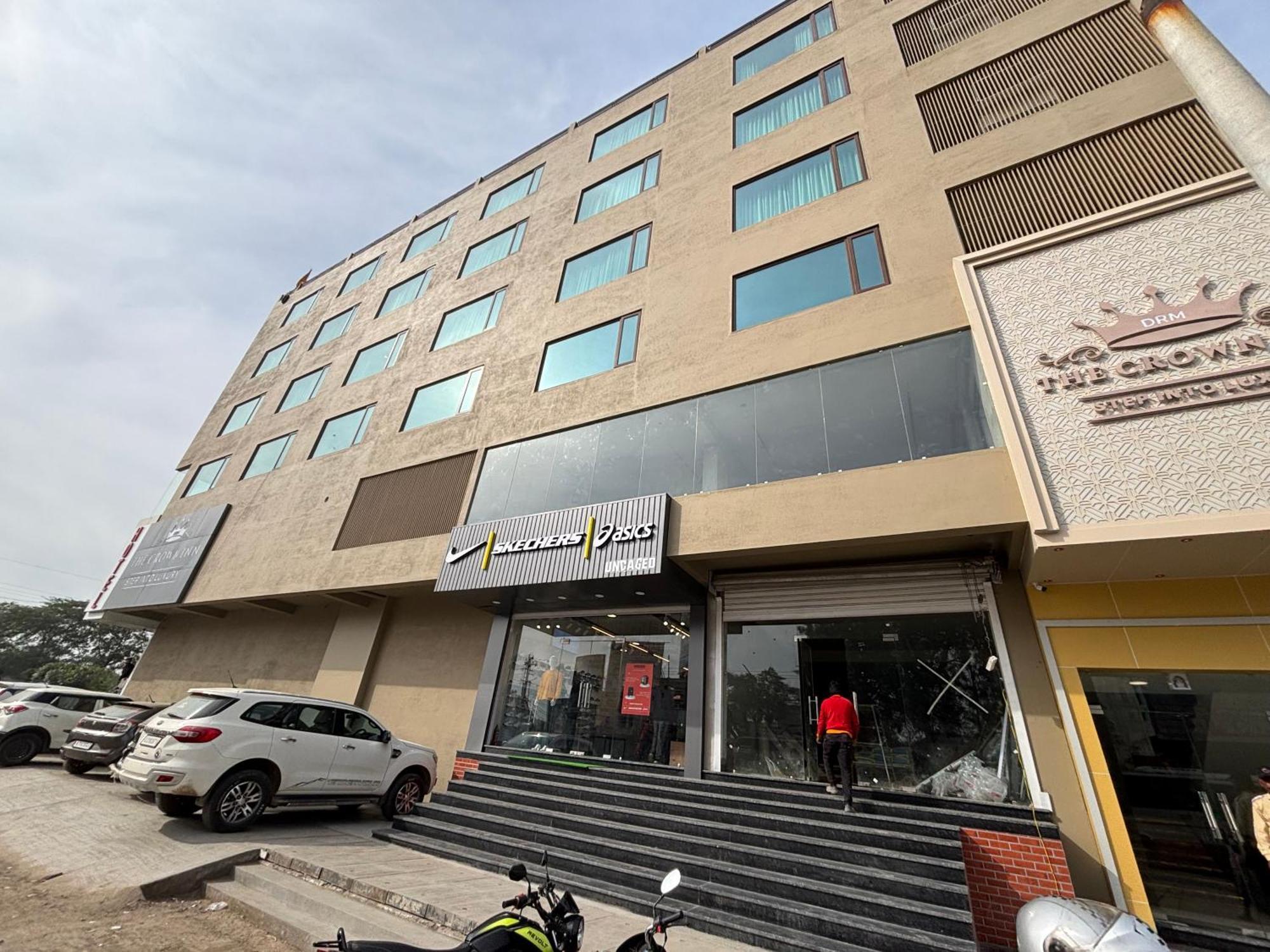 Jhunjhunu Hotel The Crown Inn מראה חיצוני תמונה