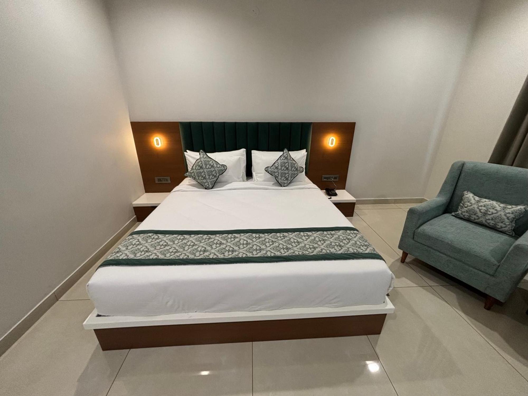 Jhunjhunu Hotel The Crown Inn מראה חיצוני תמונה