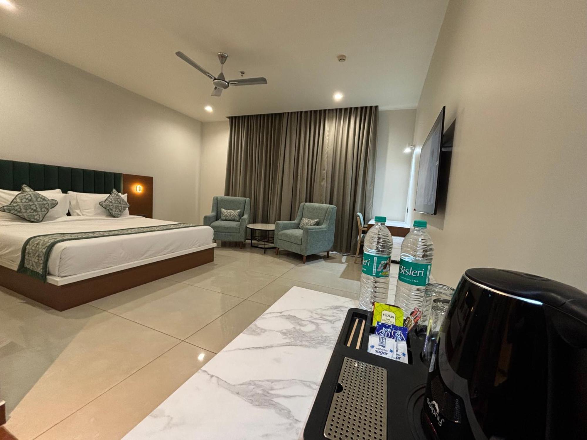 Jhunjhunu Hotel The Crown Inn מראה חיצוני תמונה